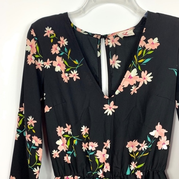 Urban Outfitters Pins & Needles Floral Romper EUC - Picture 3 of 8